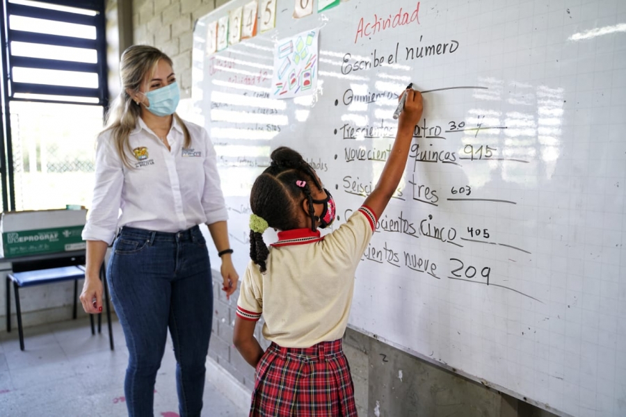 15.000 estudiantes de primaria y bachillerato de Bolívar regresaron a clases de manera presencial