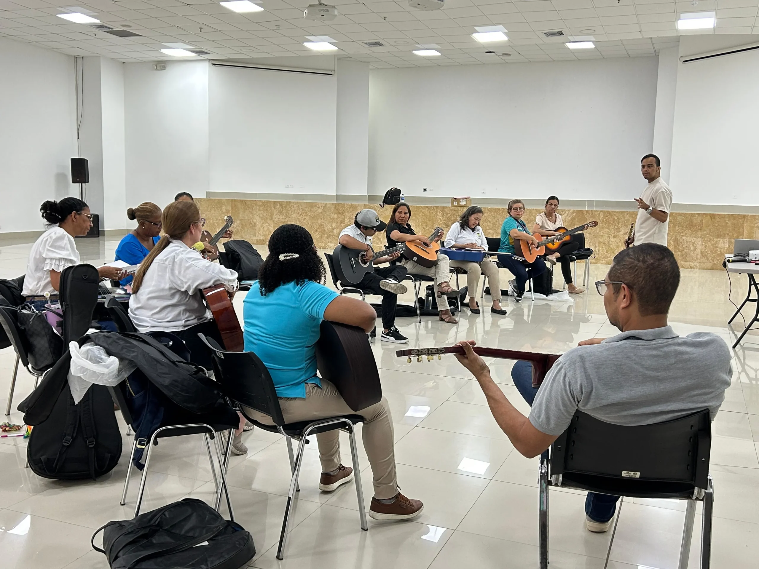 clase guitarra 10 scaled